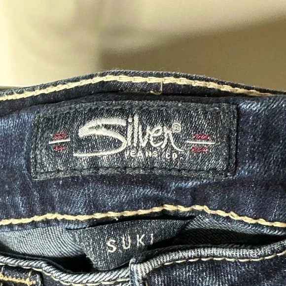 Silver Jeans Co - Suki Capri cut into shorts Size 27 - Picture 3 of 5